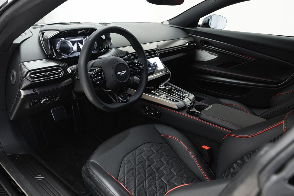 Aston Martin Vanquish 2025