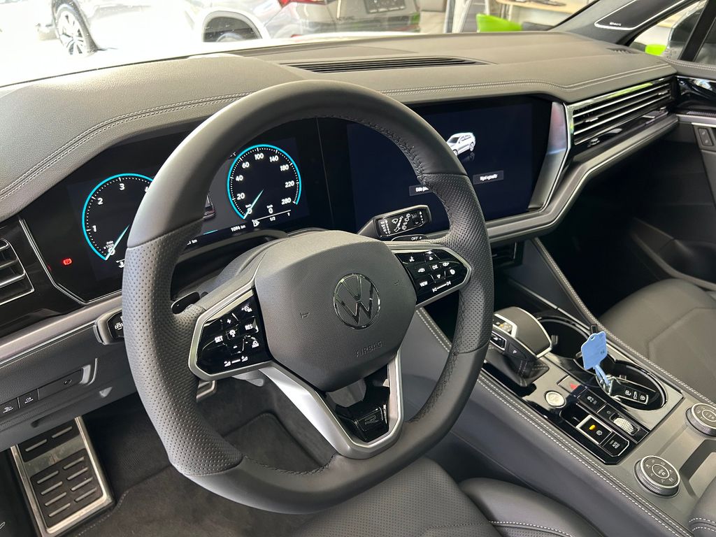 Volkswagen Touareg 2025