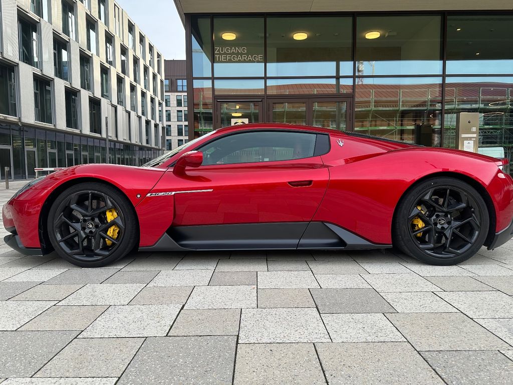 Maserati MC20 2023