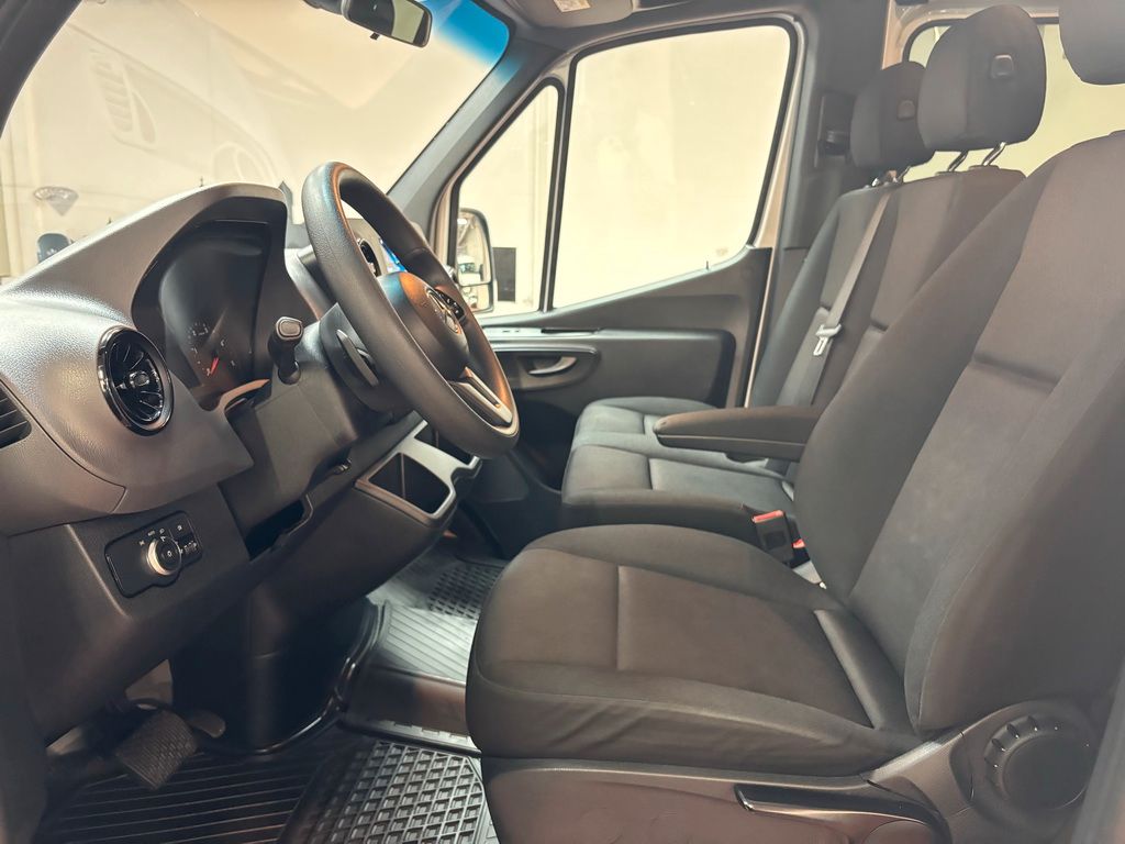 Mercedes-Benz Sprinter 2023