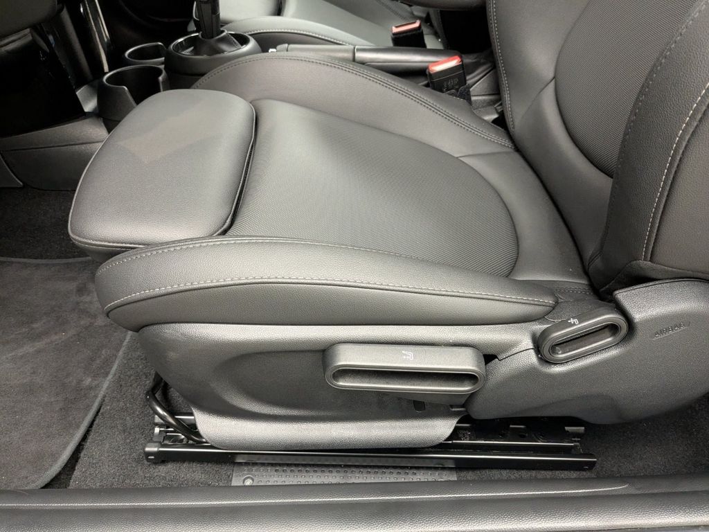 MINI Cooper Cabrio 2023