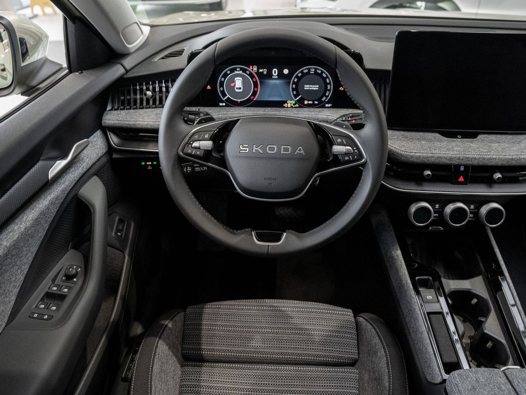 Skoda Superb 2025