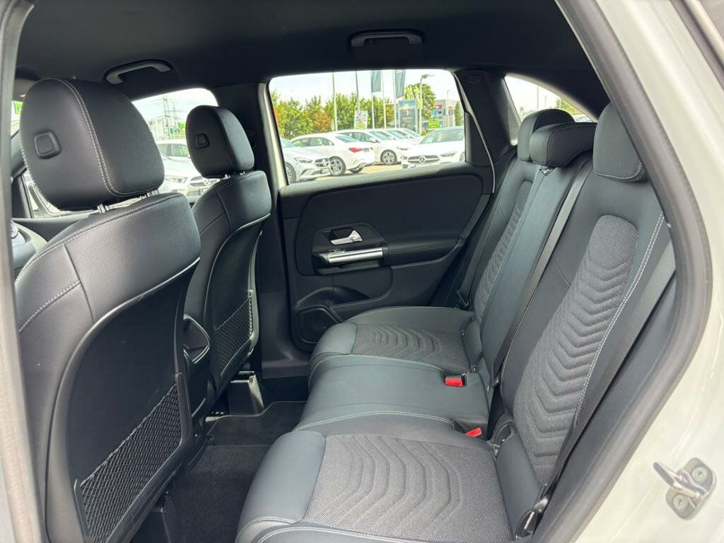 Mercedes-Benz B 200 2024