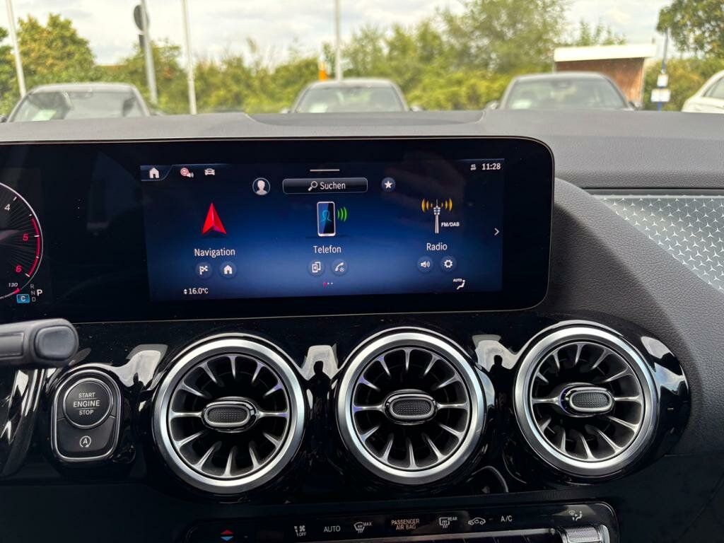 Mercedes-Benz B 200 2024