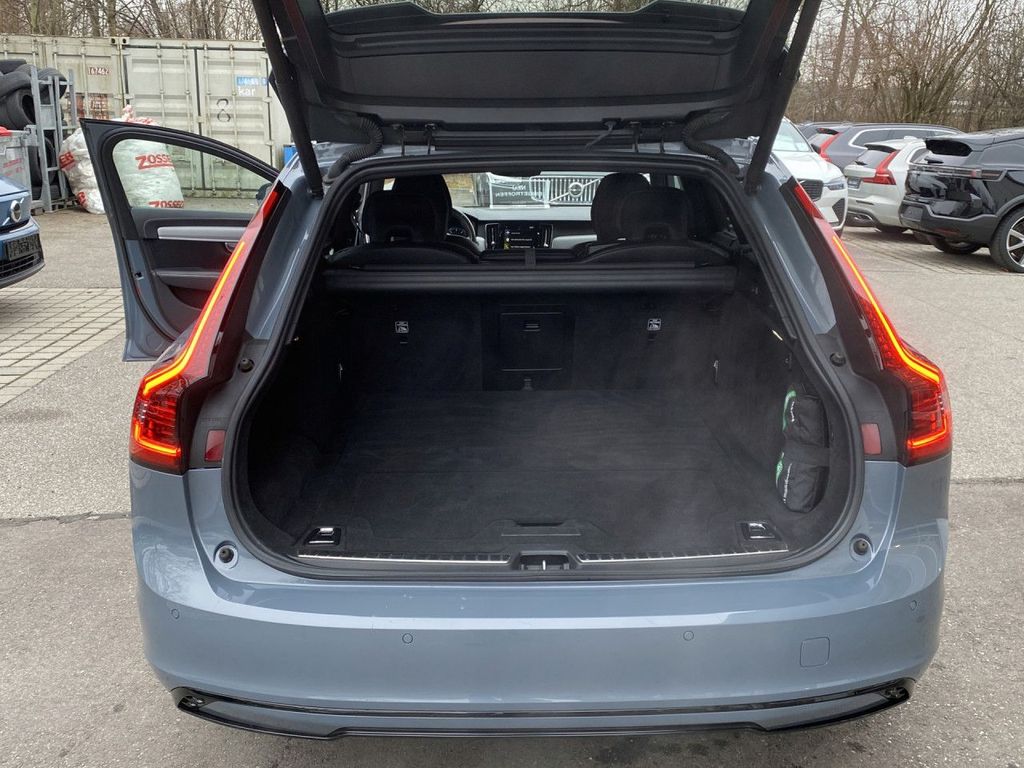 Volvo V90 2022