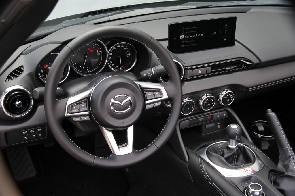 Mazda MX-5 2025