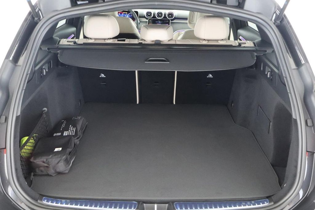 Mercedes-Benz C 200 2025