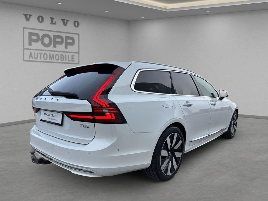 Volvo V90 2025