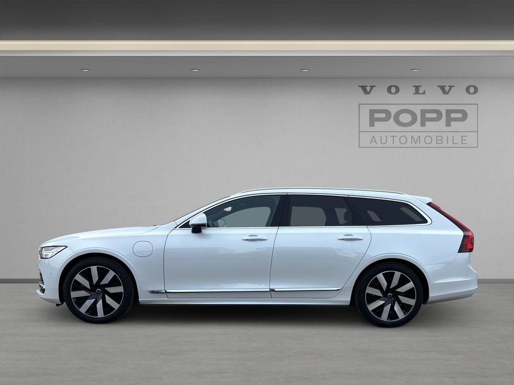 Volvo V90 2025