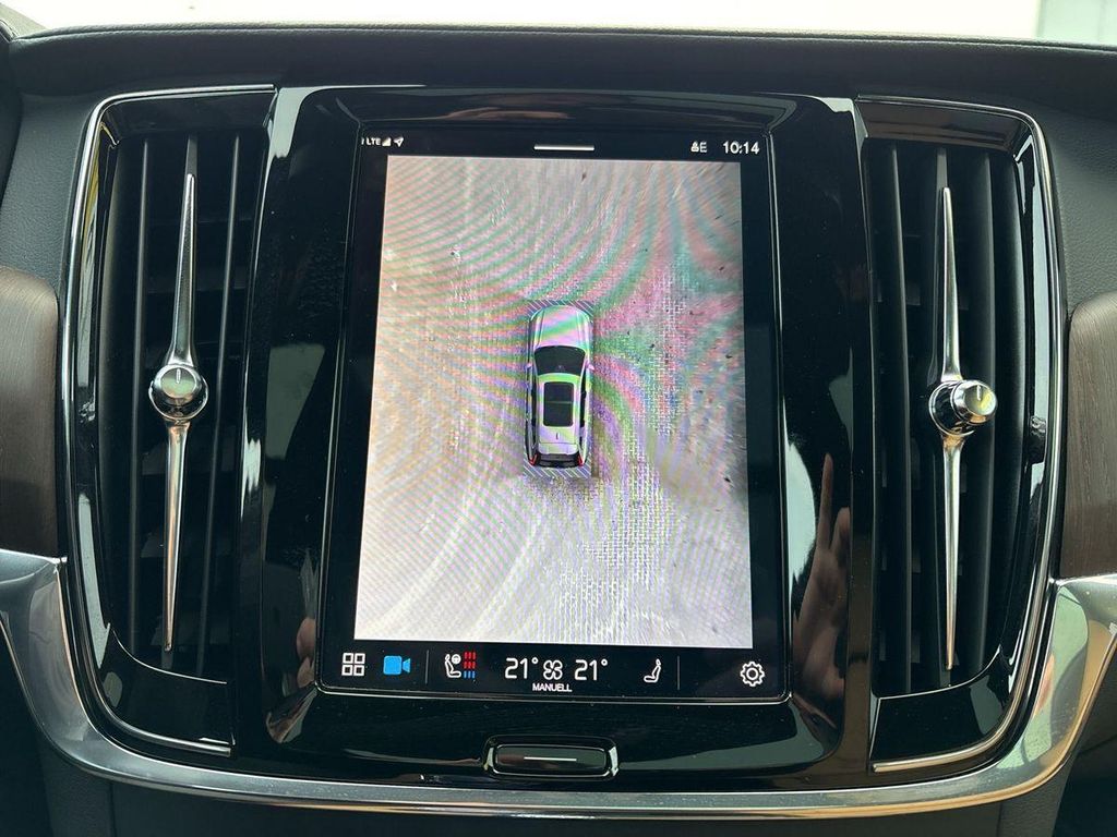 Volvo V90 2025