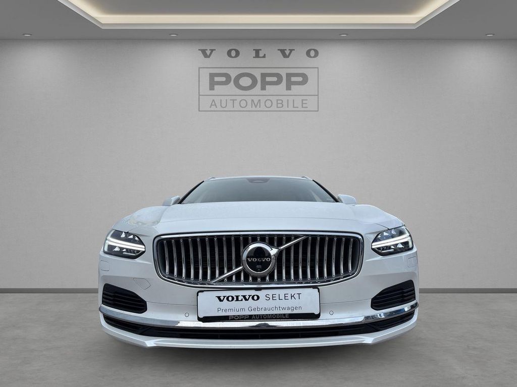 Volvo V90 2025