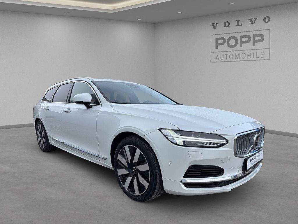 Volvo V90 2025