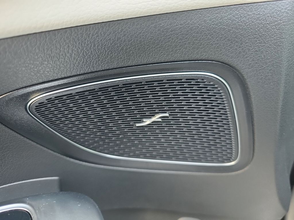 Mercedes-Benz C 300 2024