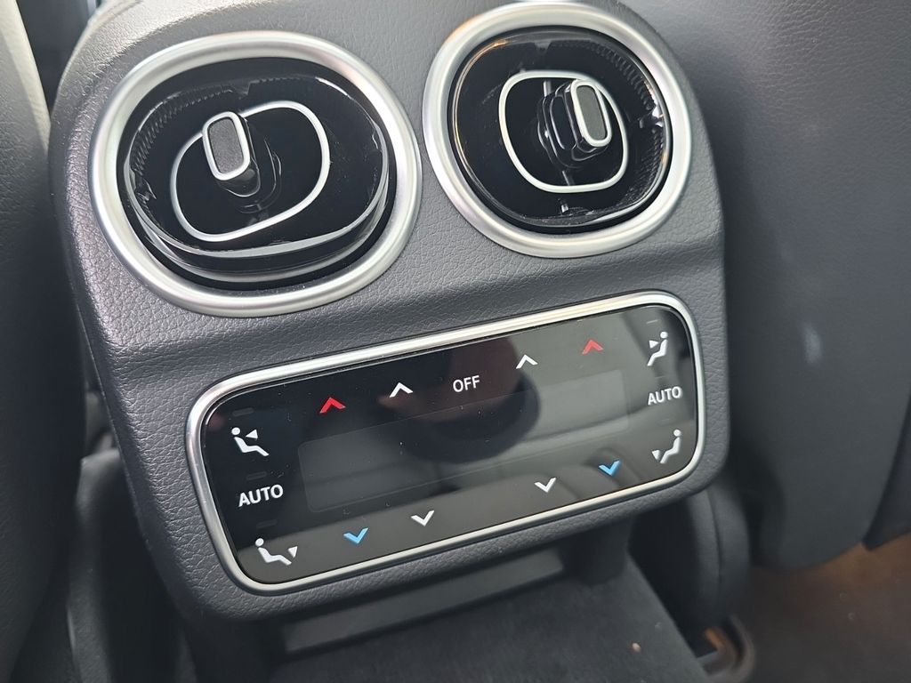 Mercedes-Benz C 300 2024