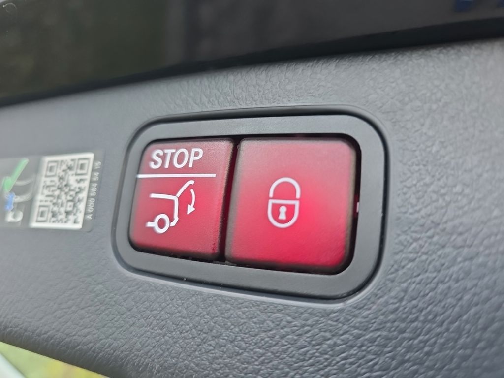 Mercedes-Benz C 300 2024