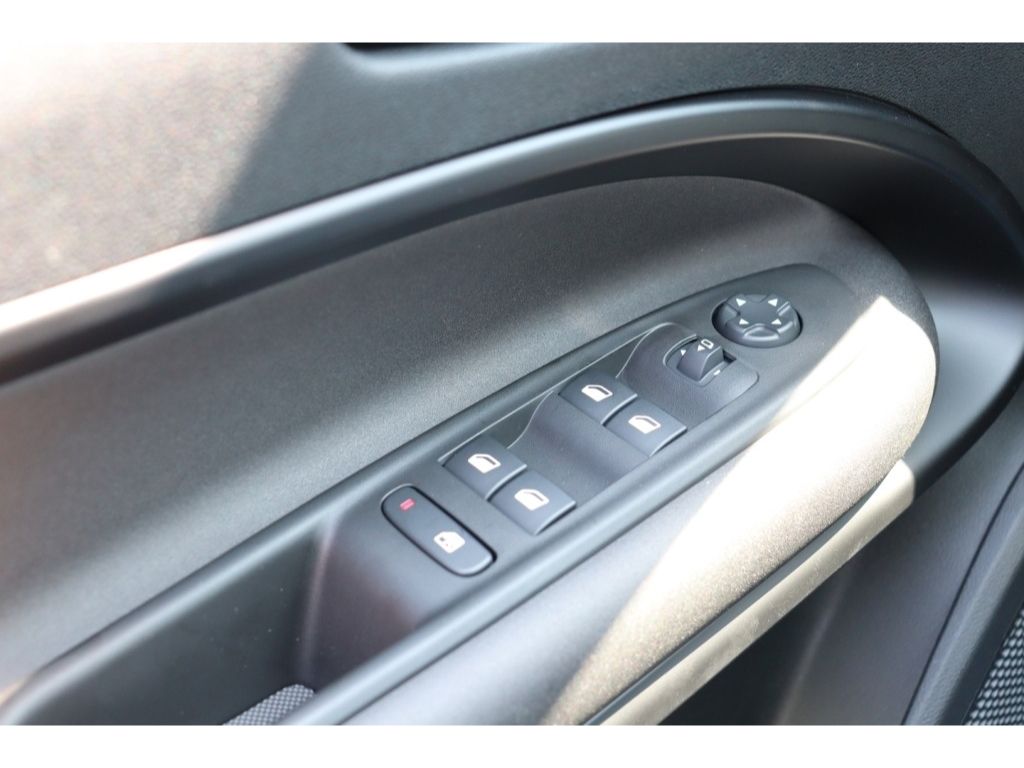 Alfa Romeo Junior 2025