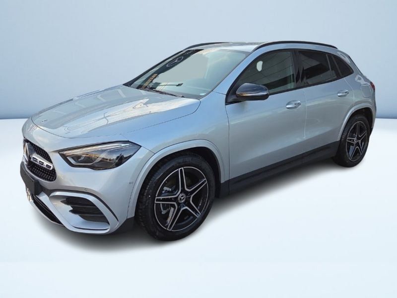 Mercedes-Benz GLA 200 2025