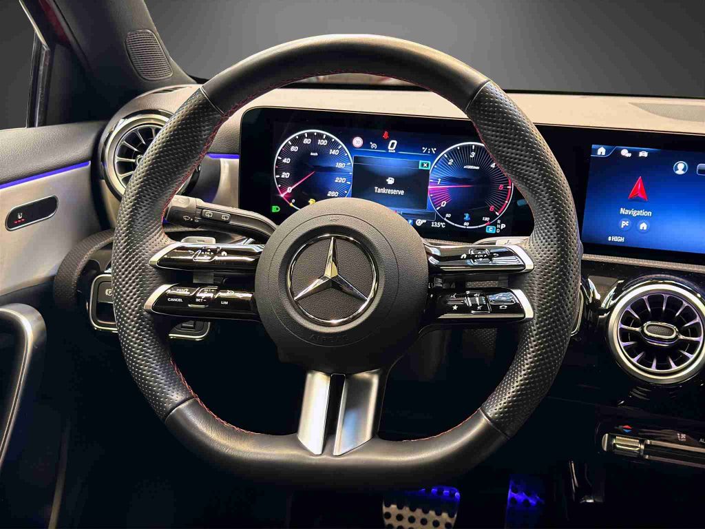 Mercedes-Benz A 220 2024