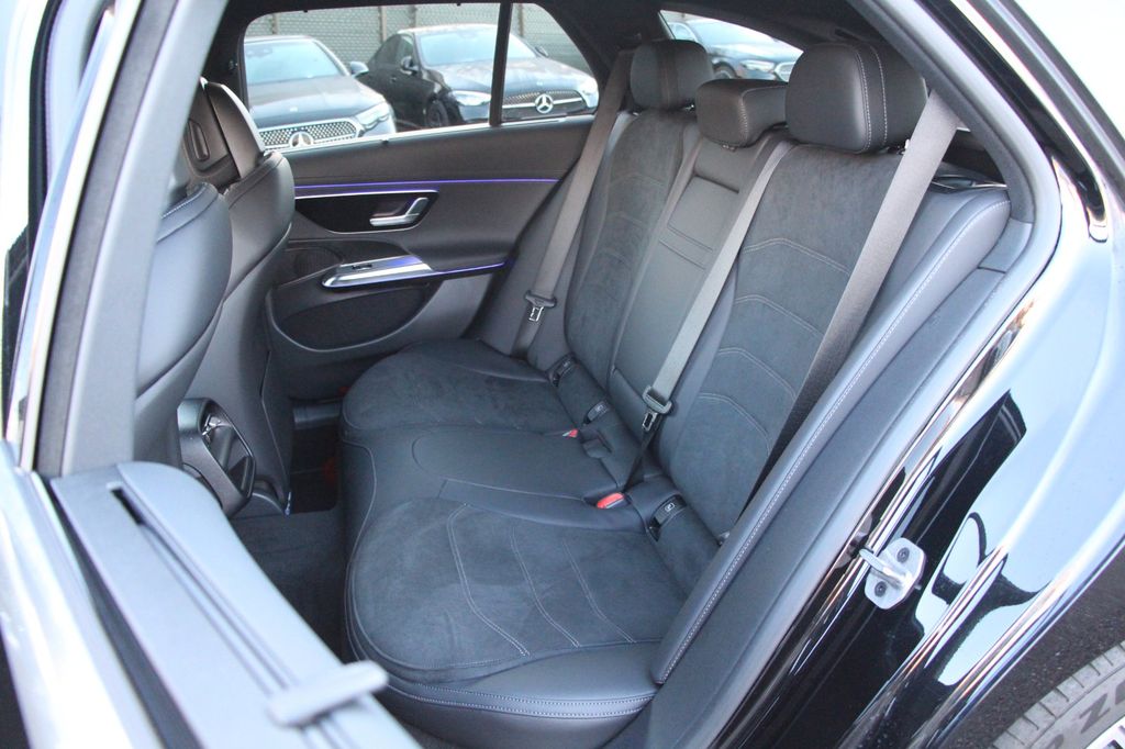 Mercedes-Benz E 300 2025