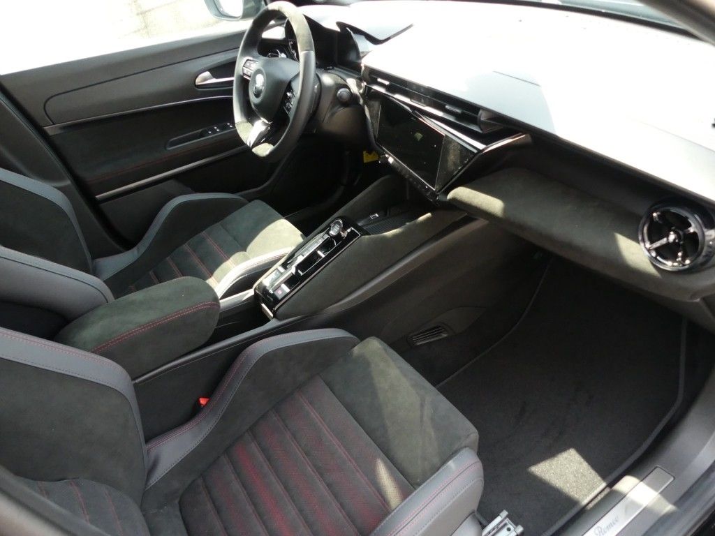 Alfa Romeo Junior 2025