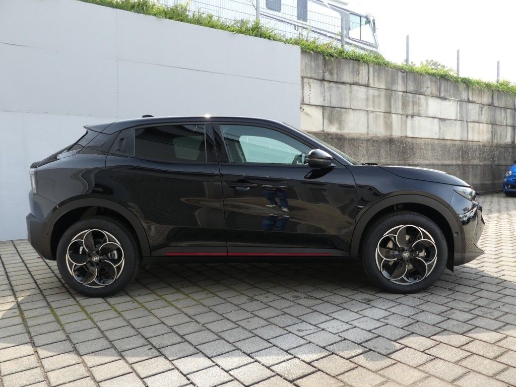 Alfa Romeo Junior 2025