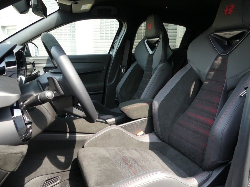 Alfa Romeo Junior 2025