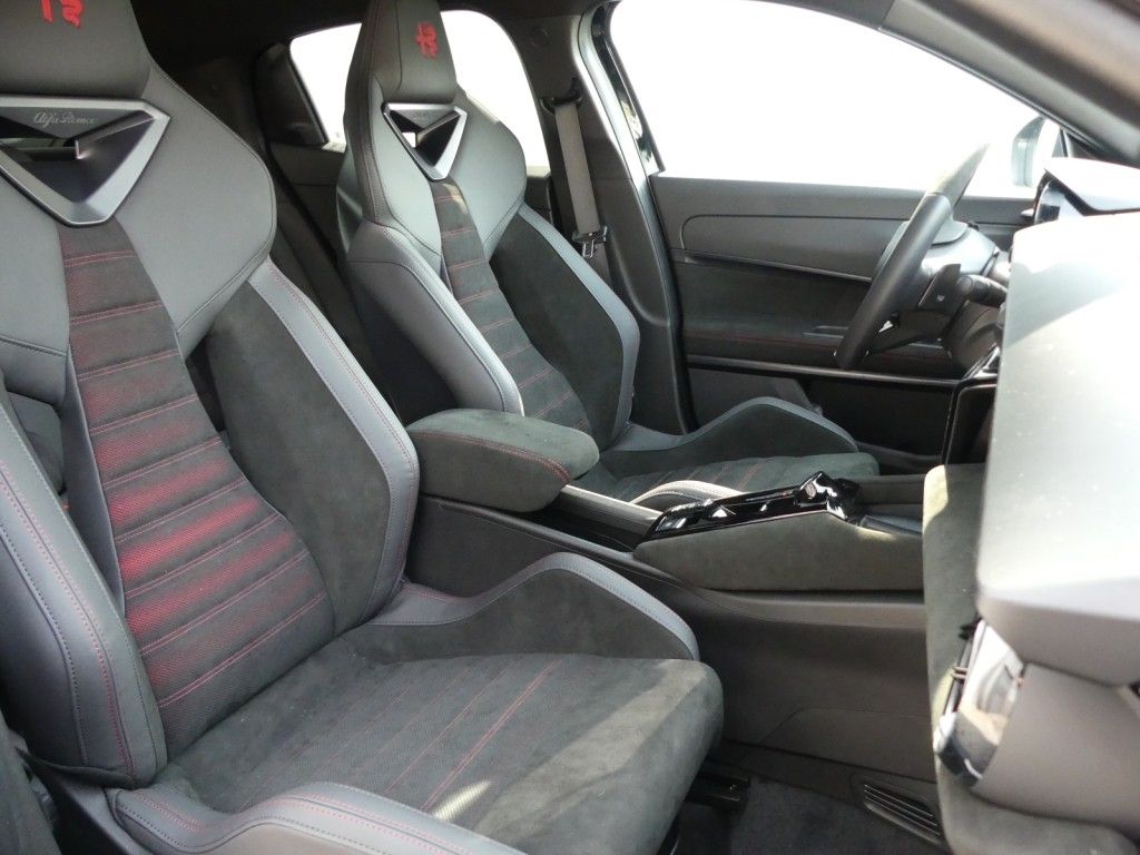 Alfa Romeo Junior 2025