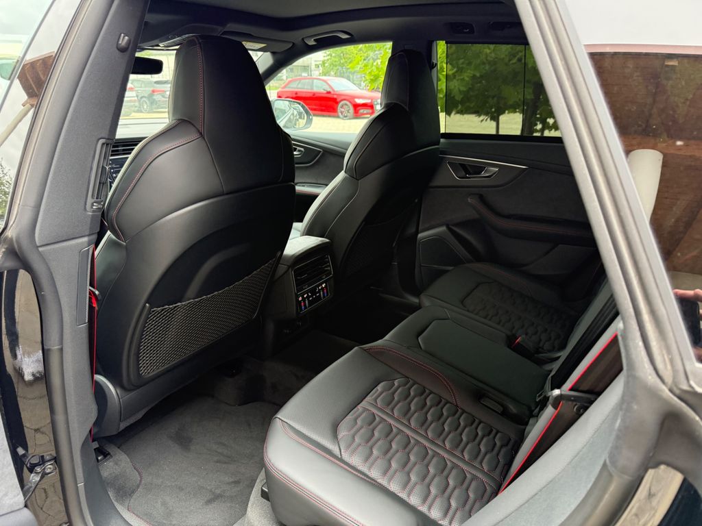 Audi RSQ8 2025