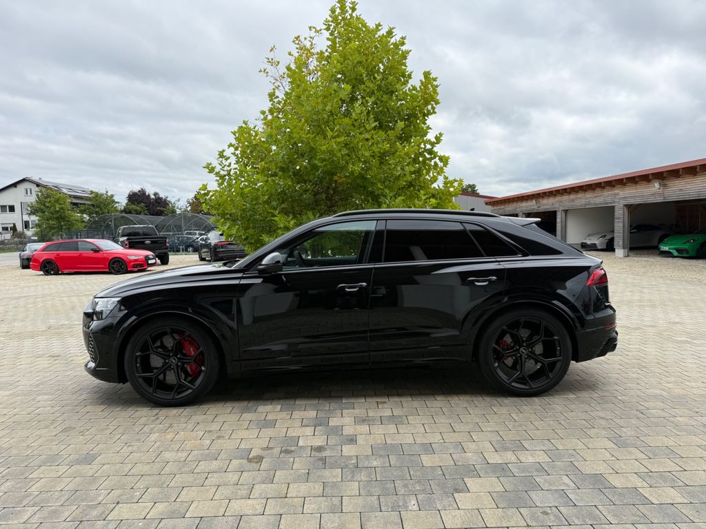 Audi RSQ8 2025