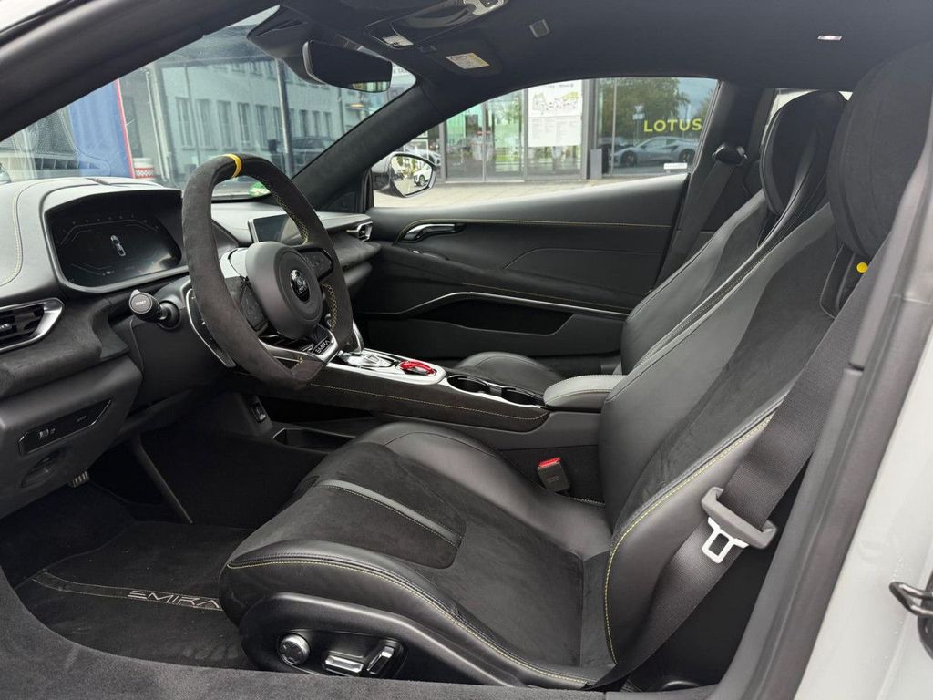 Lotus Emira 2025