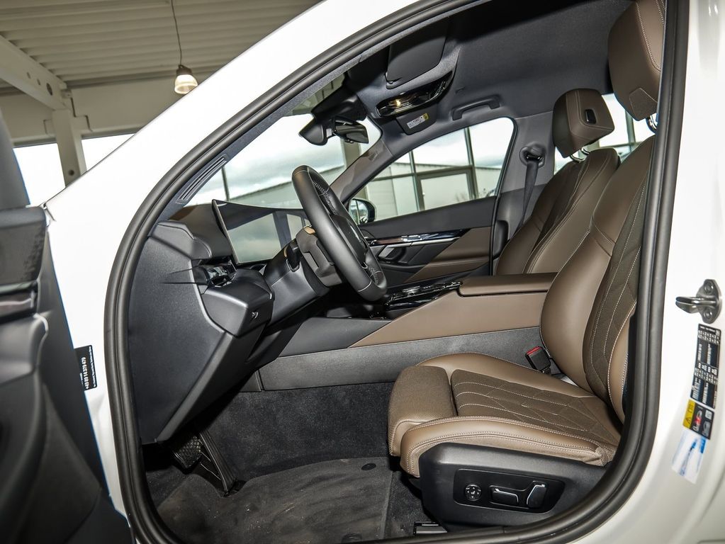 BMW i5 2024
