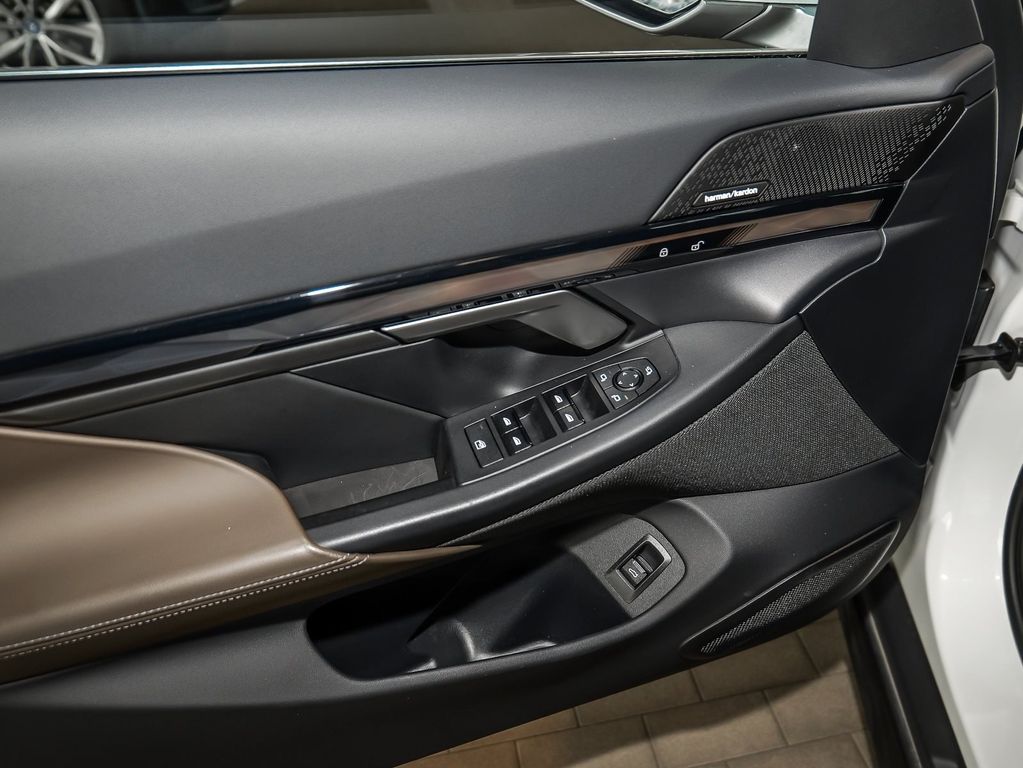 BMW i5 2024