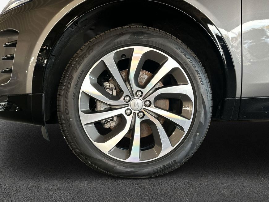 Land Rover Discovery Sport 2024