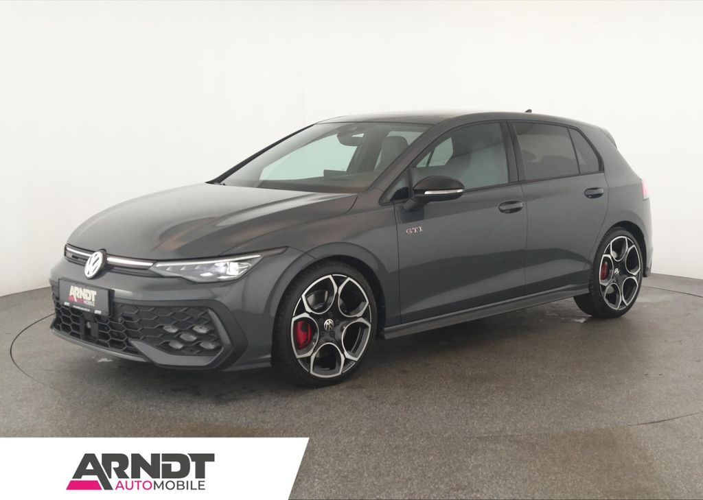 Volkswagen Golf 2025