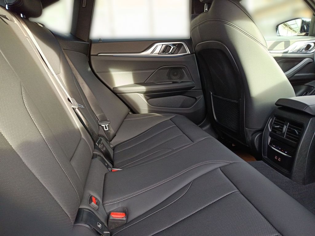 BMW i4 2023