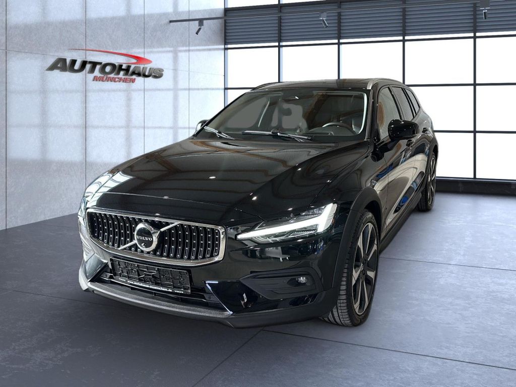 Volvo V60 Cross Country 2023