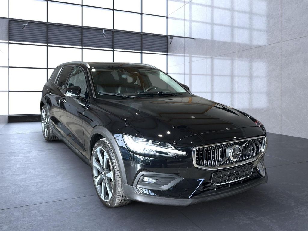 Volvo V60 Cross Country 2023