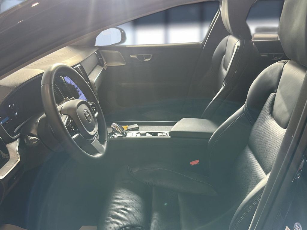 Volvo V60 Cross Country 2023