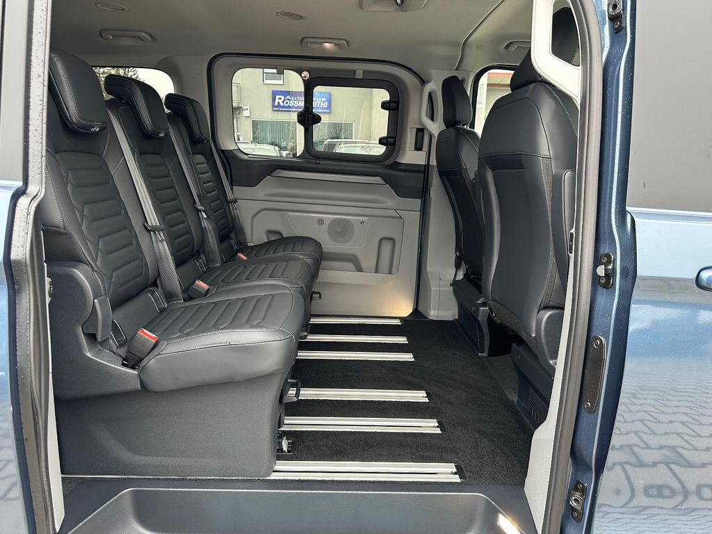 Ford Tourneo Custom 2025