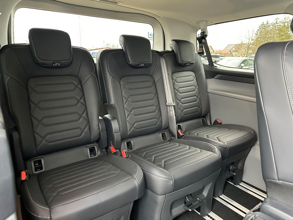 Ford Tourneo Custom 2025