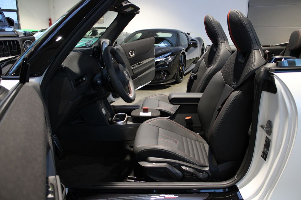 MINI John Cooper Works Cabrio 2025