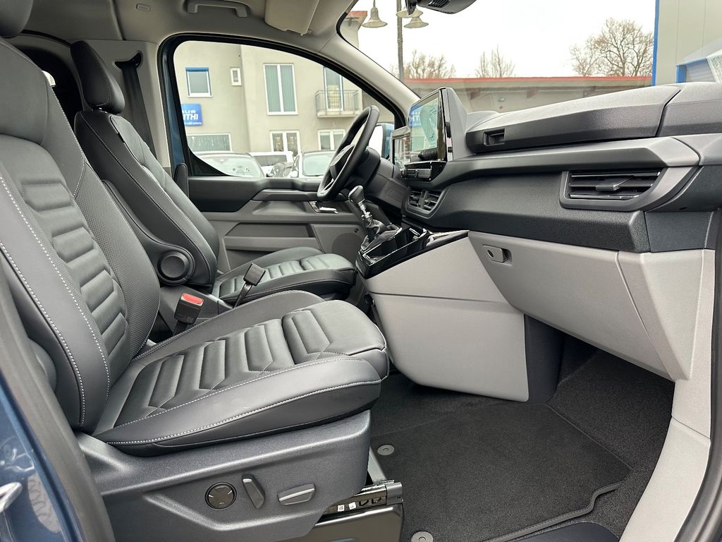 Ford Tourneo Custom 2025