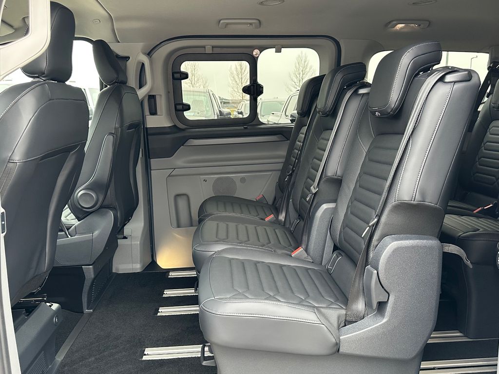 Ford Tourneo Custom 2025