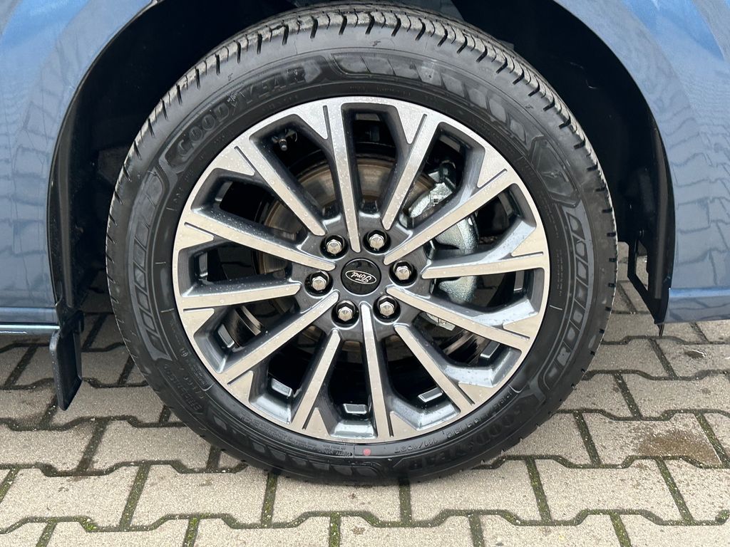 Ford Tourneo Custom 2025