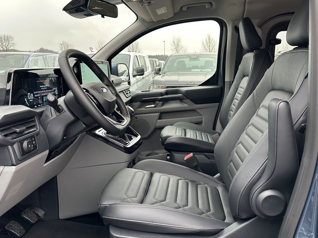 Ford Tourneo Custom 2025