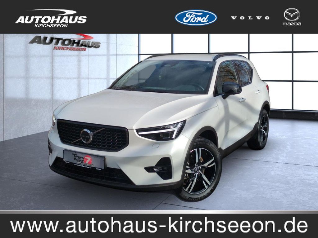 Volvo XC40 2025