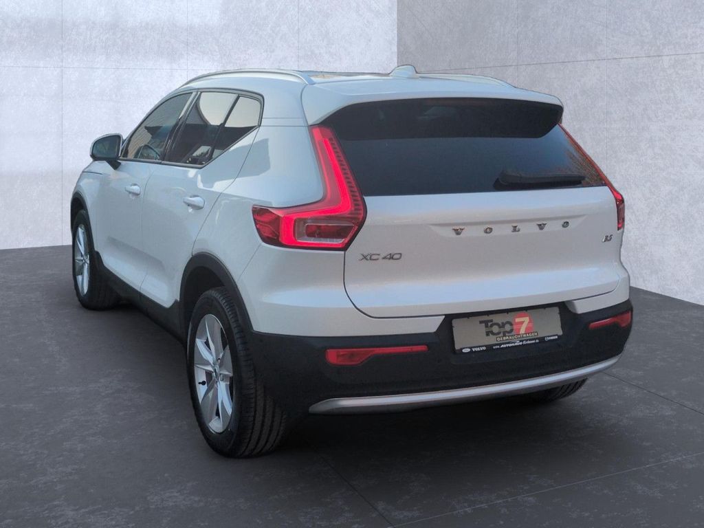 Volvo XC40 2025