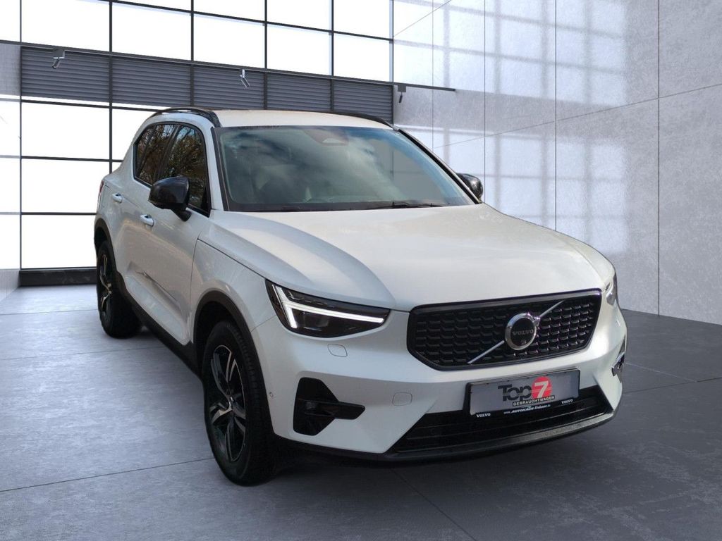 Volvo XC40 2025