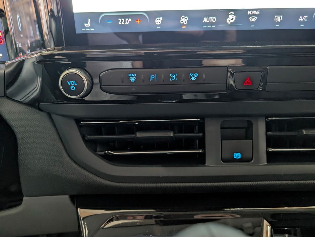 Ford Tourneo Custom 2025