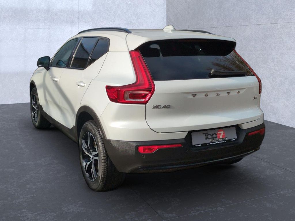 Volvo XC40 2025